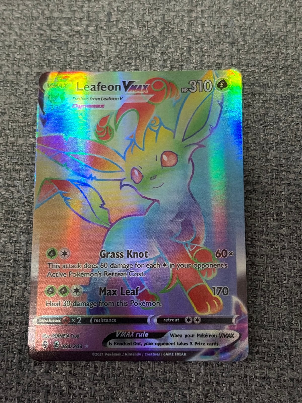 Leafeon VMAX Rainbow Rare Pokémon Kaart (204/203), Ophalen of Verzenden, Zo goed als nieuw, Losse kaart, Foil