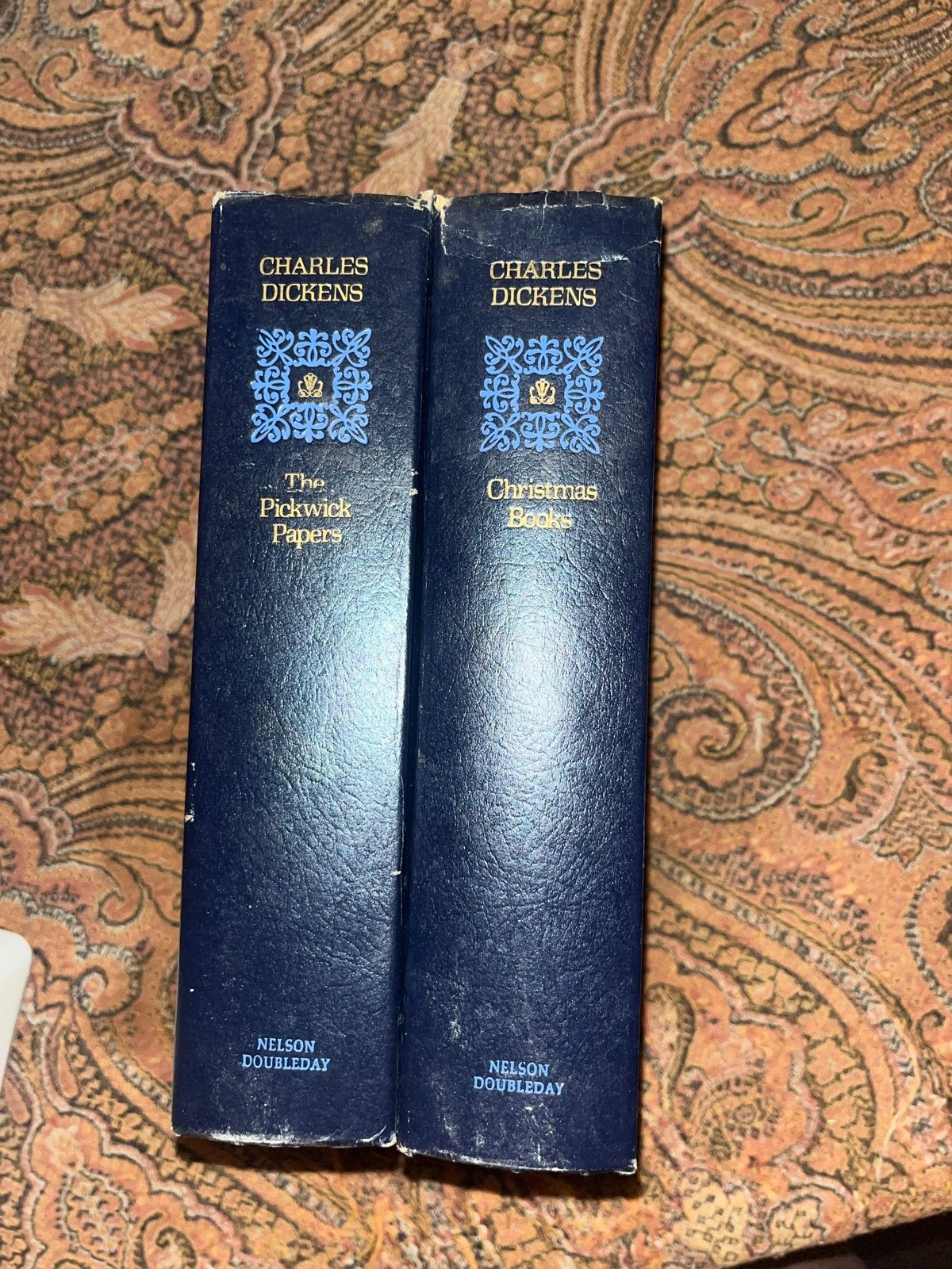 Charles Dickens Boeken: The Pickwick Papers & Christmas Book, Verzenden, Gelezen, Amerika