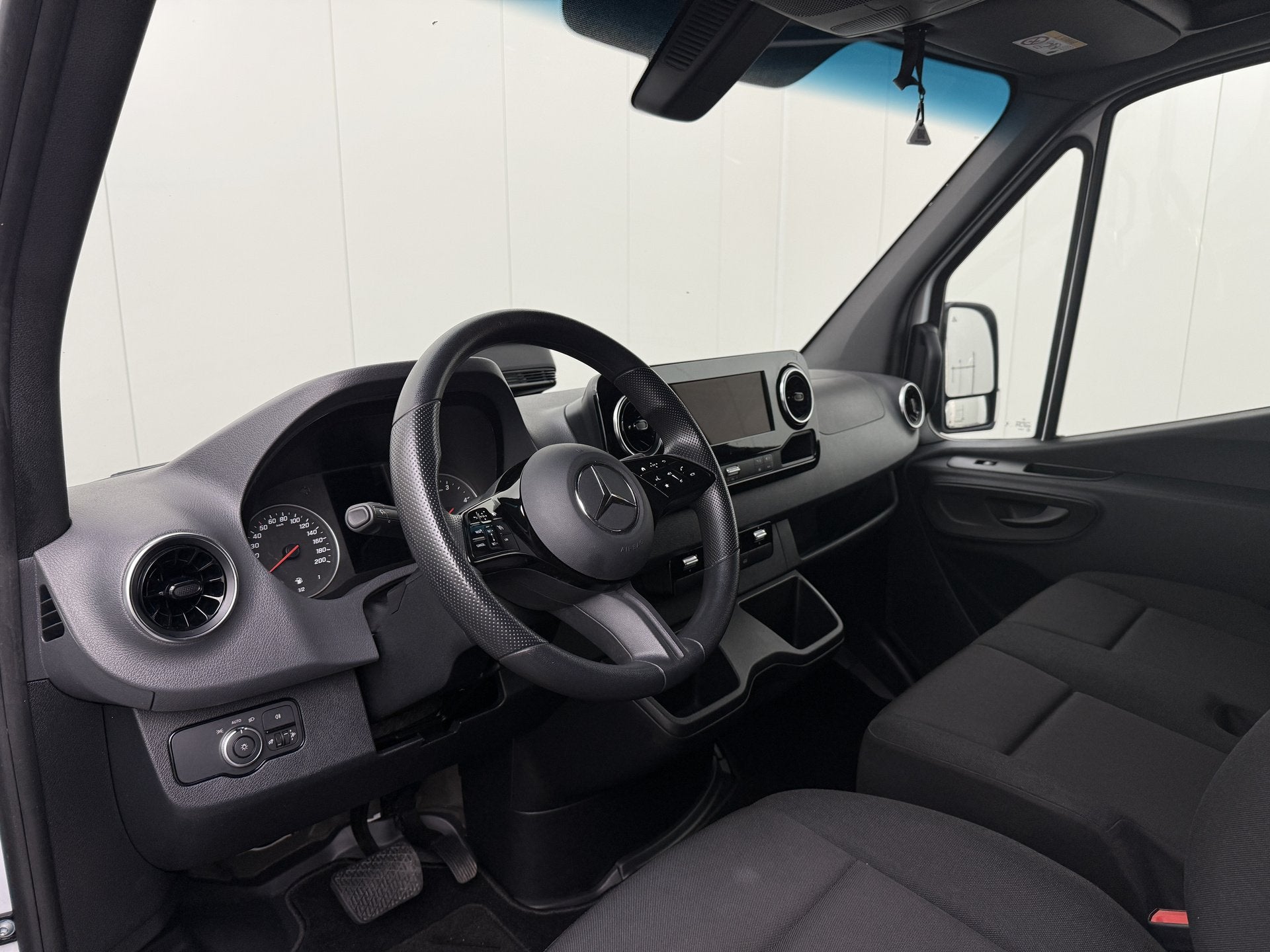 Mercedes-Benz Sprinter Automaat L3H2 Maxi Pro ( Model 2025 ), Auto's, Automaat, Dealer onderhouden, Gebruikt, 4 cilinders