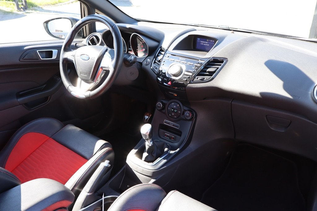 Ford Fiesta 1.6 ST2 Achteruitrijcamera/Stoelverwarming/Clima, Voorwielaandrijving, 1063 kg, Gebruikt, Euro 6