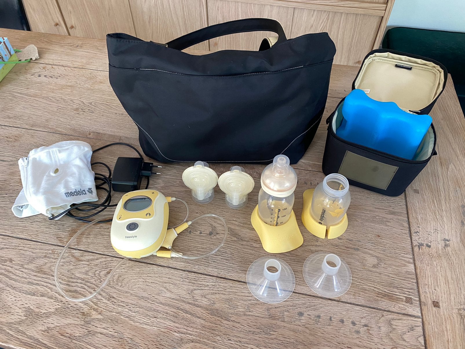 Medela freestyle dubbele borstkolf, Ophalen of Verzenden, Gebruikt, Borstkolf