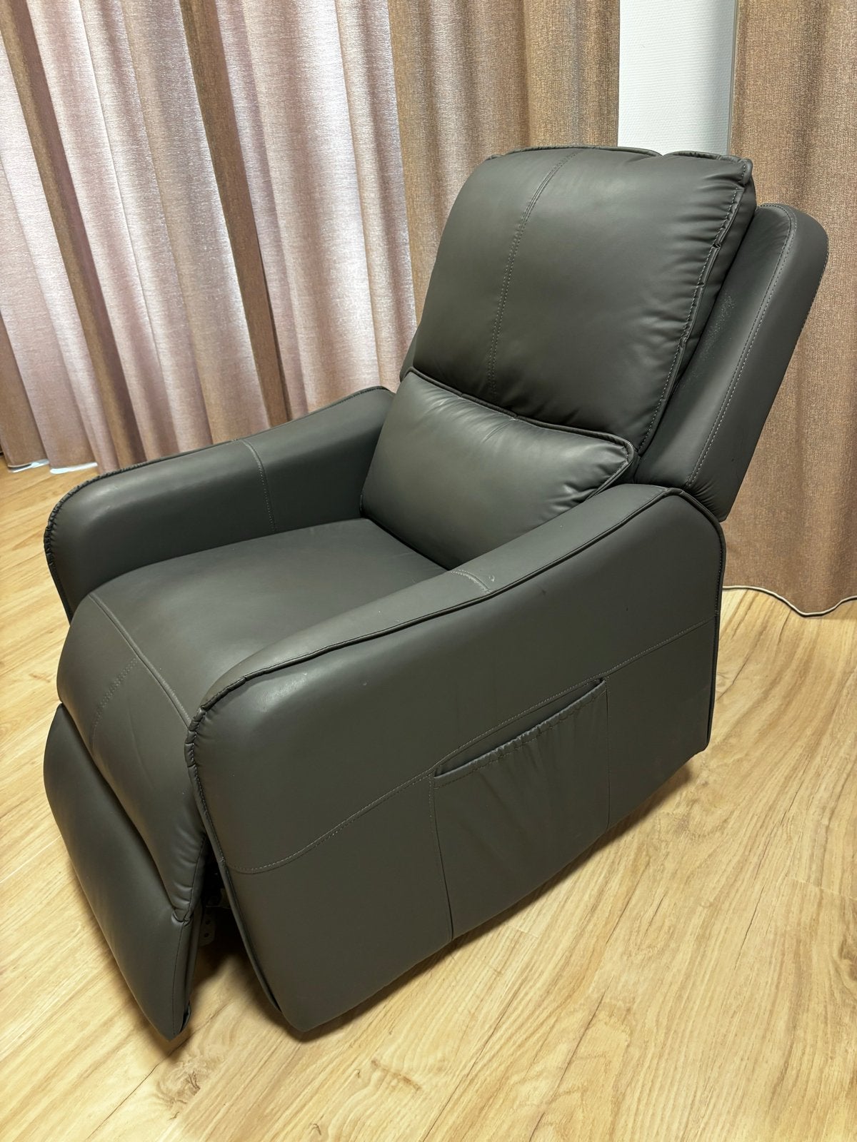 Comfortabele grijze relaxfauteuil, Leer, Ophalen of Verzenden, Zo goed als nieuw, Eén