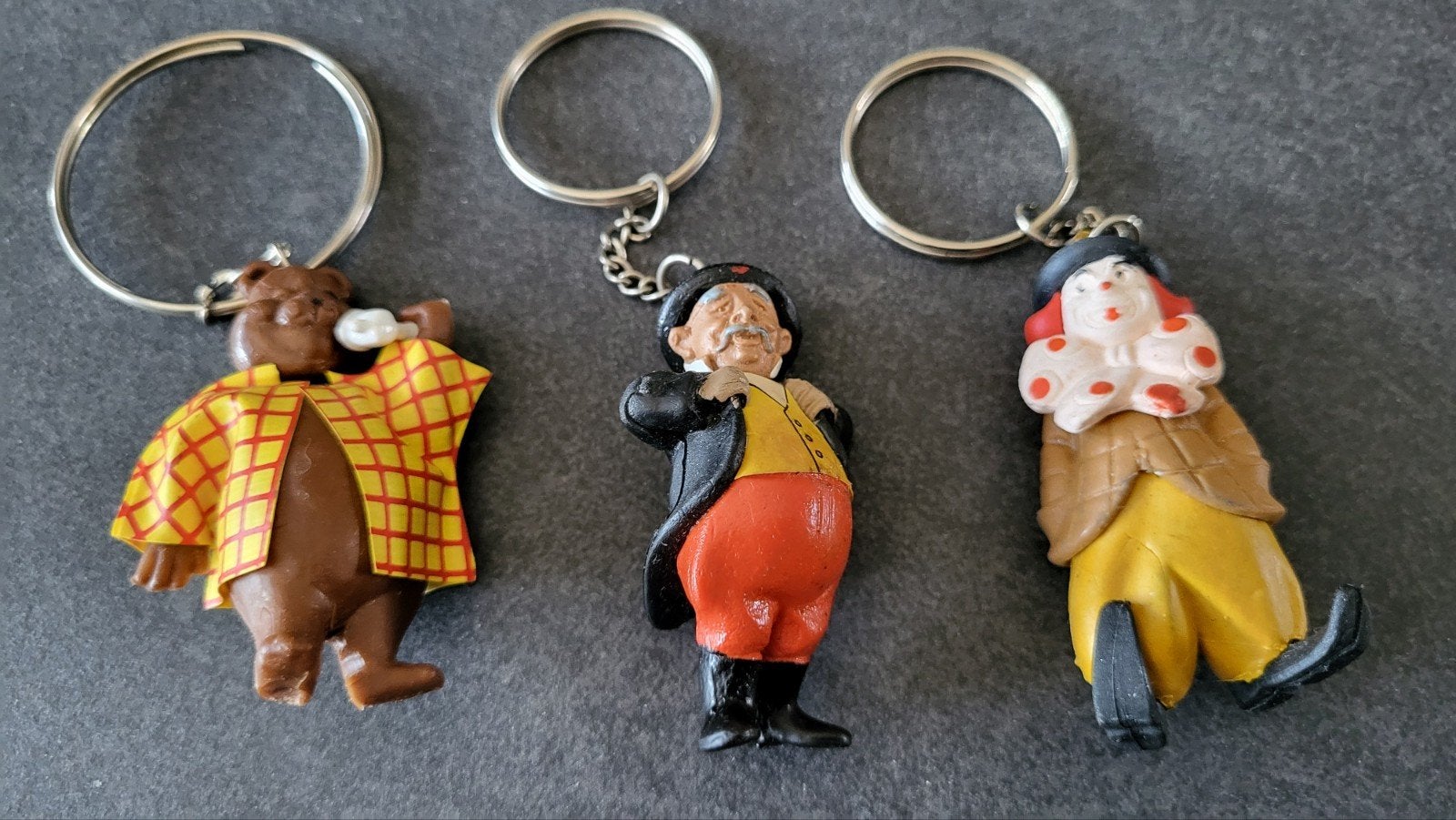 Vintage sleutelhangers, Ophalen
