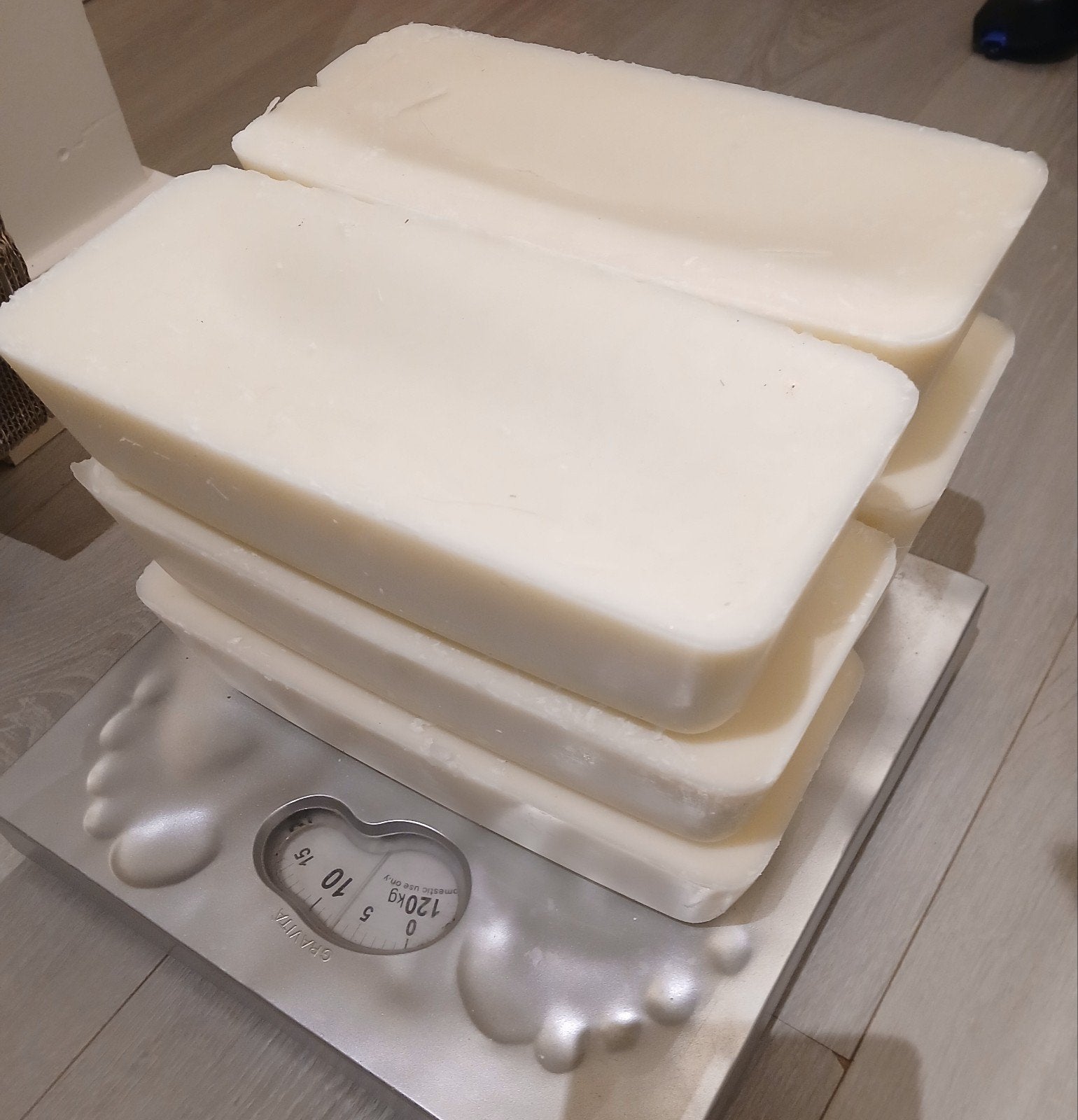 Kaarsvet 7 kilo schoongezeefd., Ophalen of Verzenden, Zo goed als nieuw