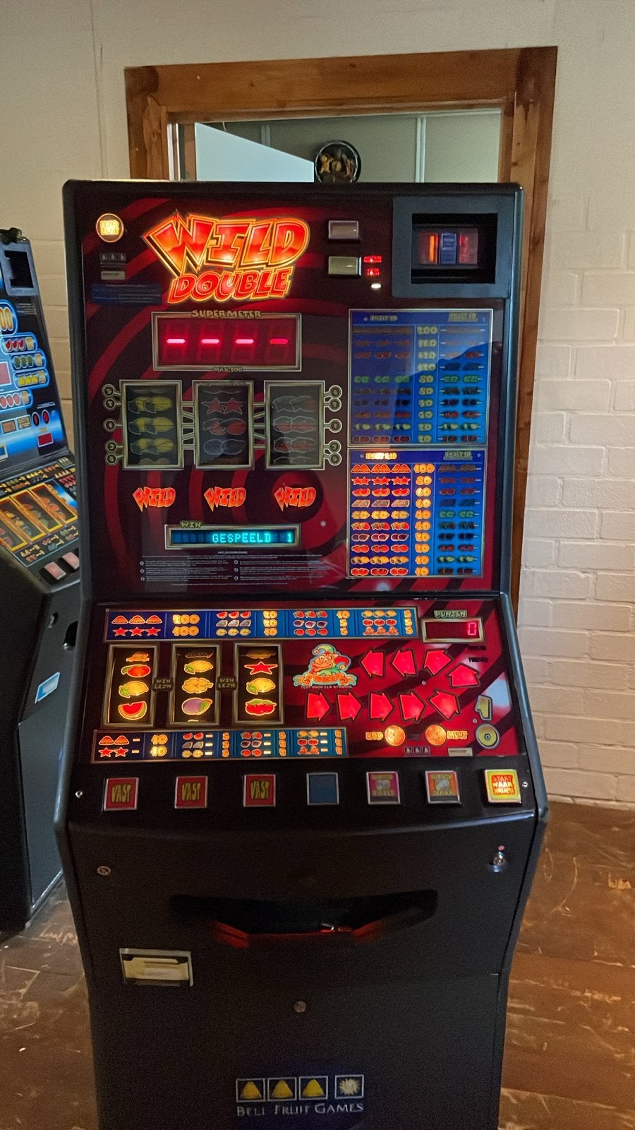 Wild Double gokkast, Verzamelen, Automaten | Gokkasten en Fruitautomaten, Overige munten, Ophalen, Gebruikt, Met sleutels