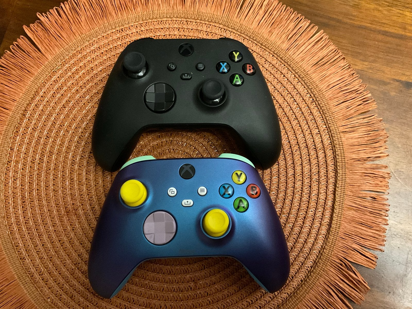Xbox Series X met 2 controllers (waarvan 1 custom), Ophalen of Verzenden, Zo goed als nieuw, Xbox Series X
