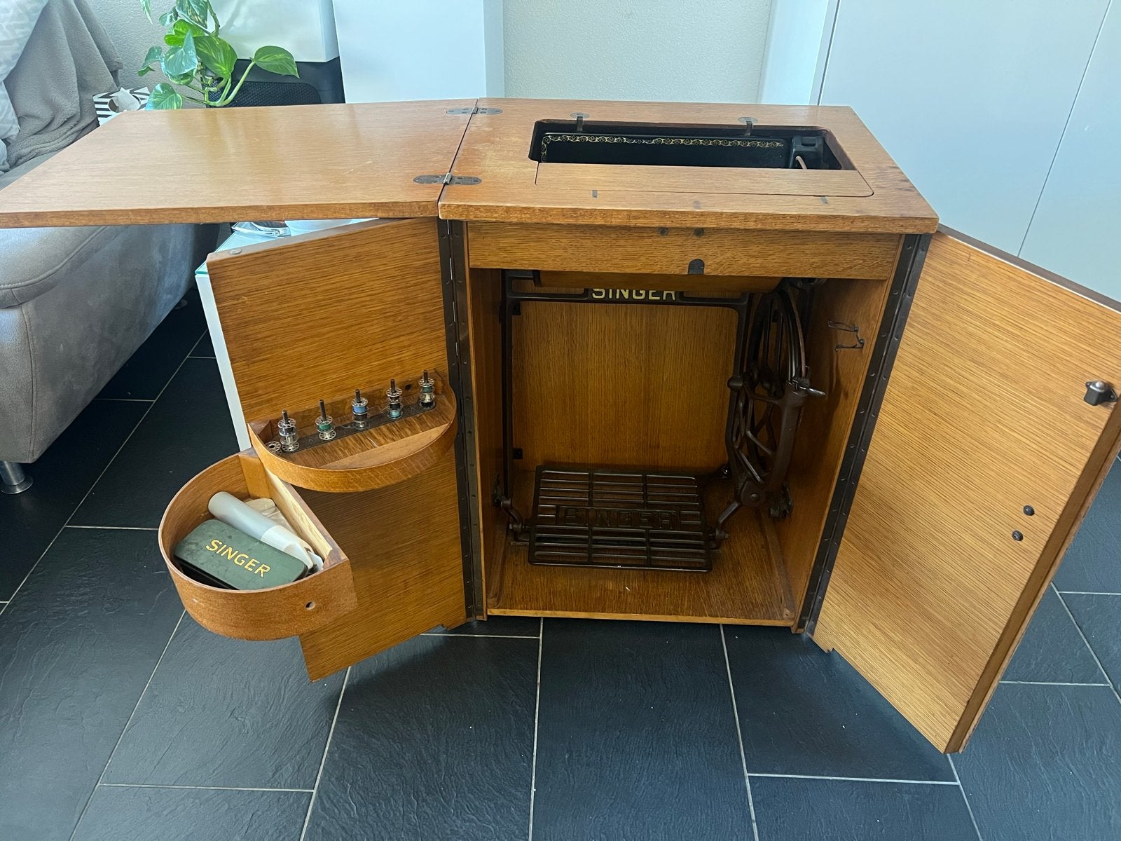 Antieke Singer Naaimachine in Houten Kast, Antiek en Kunst, Antiek | Naaimachines, Ophalen