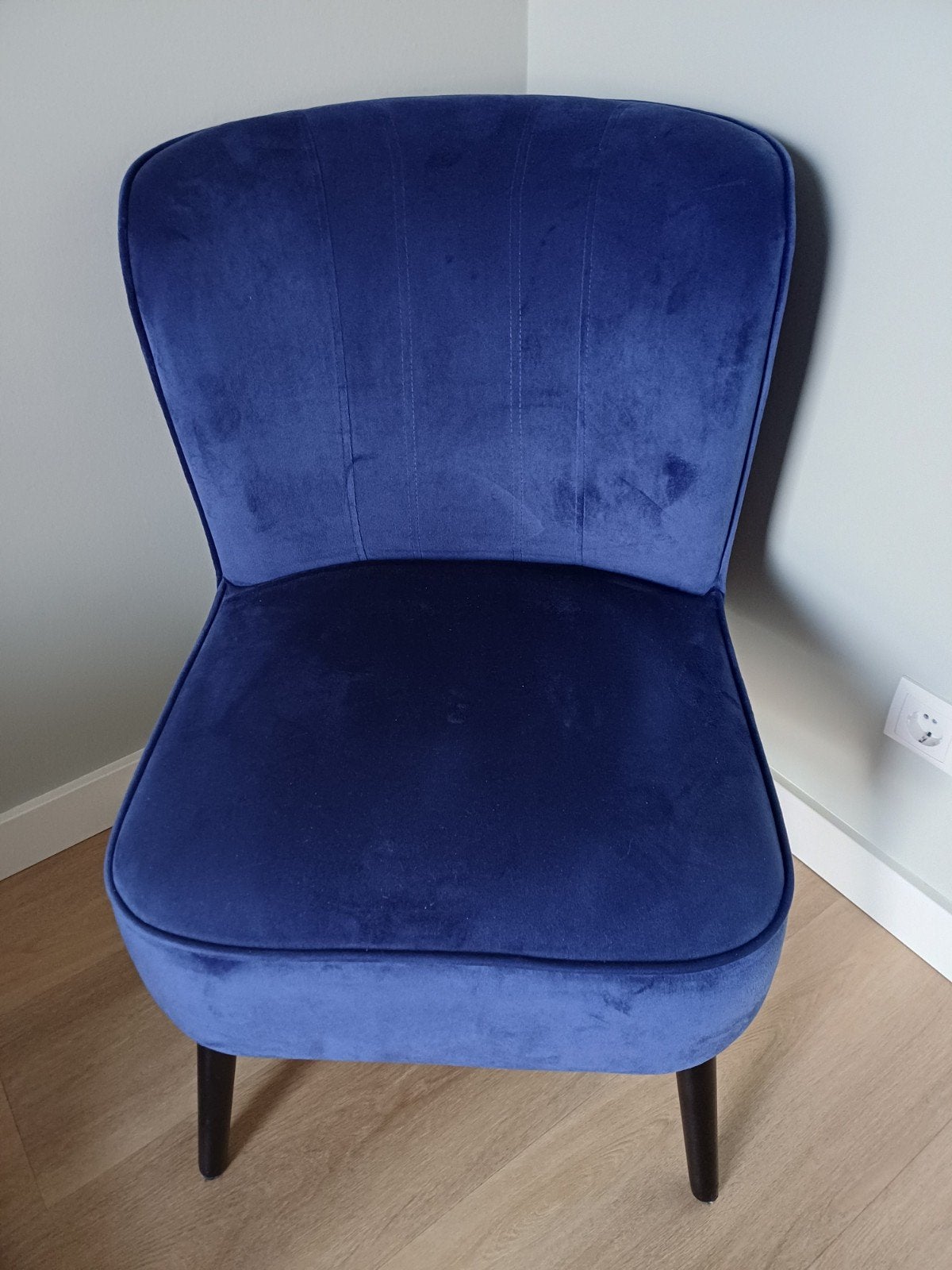 Mooie donkerblauwe velours fauteuil, Huis en Inrichting, Fauteuils, Minder dan 75 cm, Ophalen of Verzenden, Zo goed als nieuw