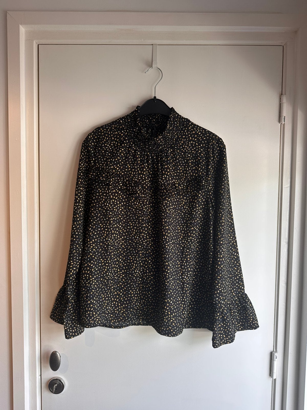 Desires blouse - maat M (ZGAN), Kleding | Dames, Ophalen of Verzenden, Zo goed als nieuw, Maat 38/40 (M), Zwart