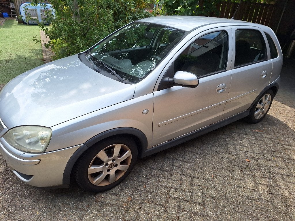 Opel Corsa 1.0 5D 2005 Grijs, Voorwielaandrijving, 31 €/maand, 905 kg, Handgeschakeld
