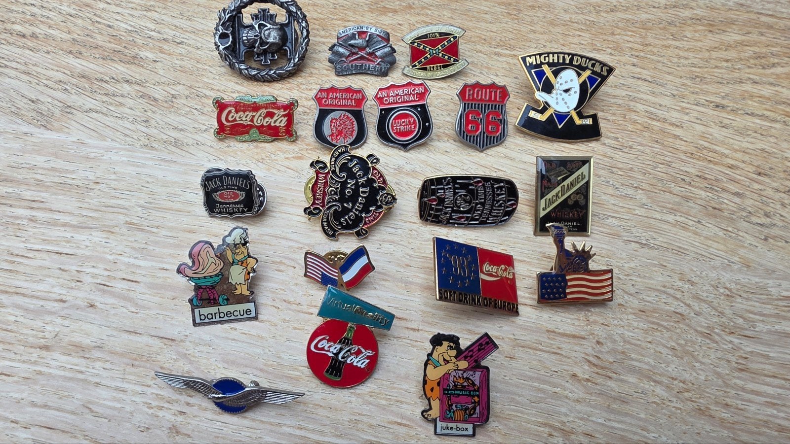 Diverse collectie pins en speldjes, Ophalen of Verzenden, Gebruikt, Overige onderwerpen, Speldje of Pin