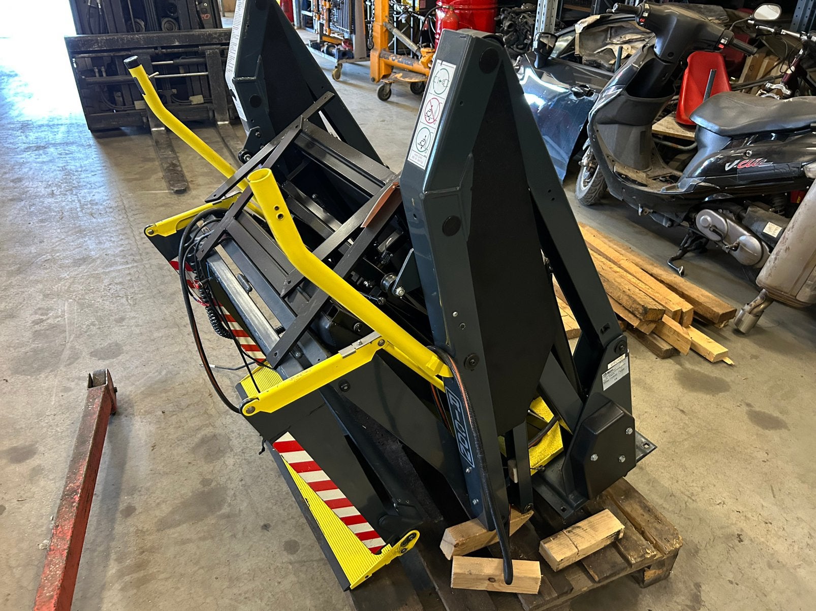 Rolstoel lift/ invalidelift, Ophalen, Nieuw