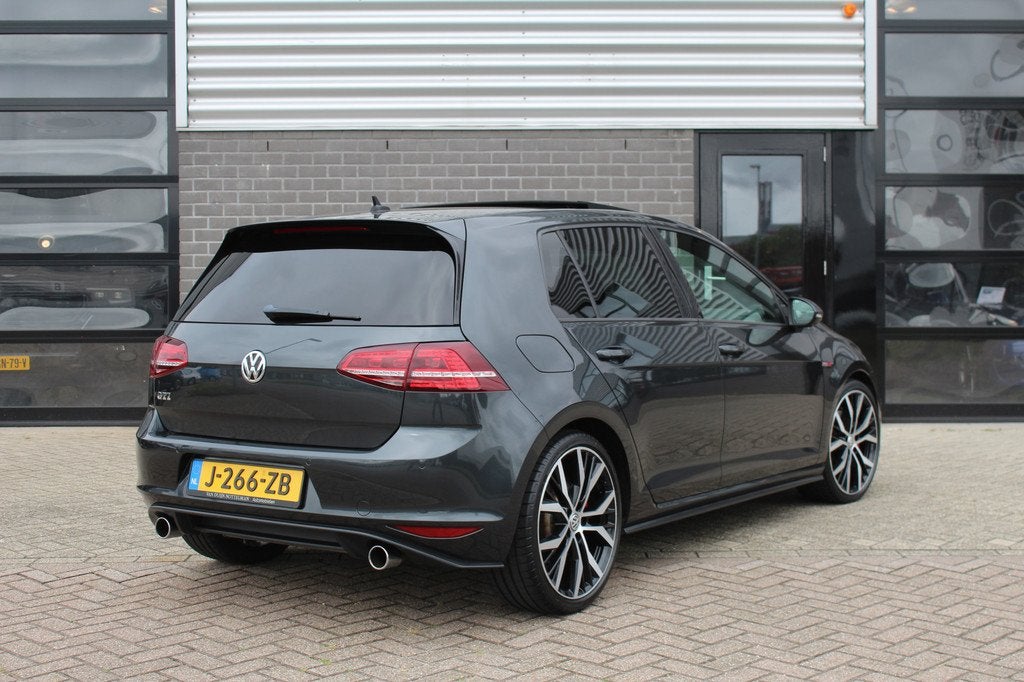 Volkswagen Golf 2.0 TSI GTI / Panoramadak / Stoelverwarming, Auto's, Stof, Gebruikt, 4 cilinders, Zwart