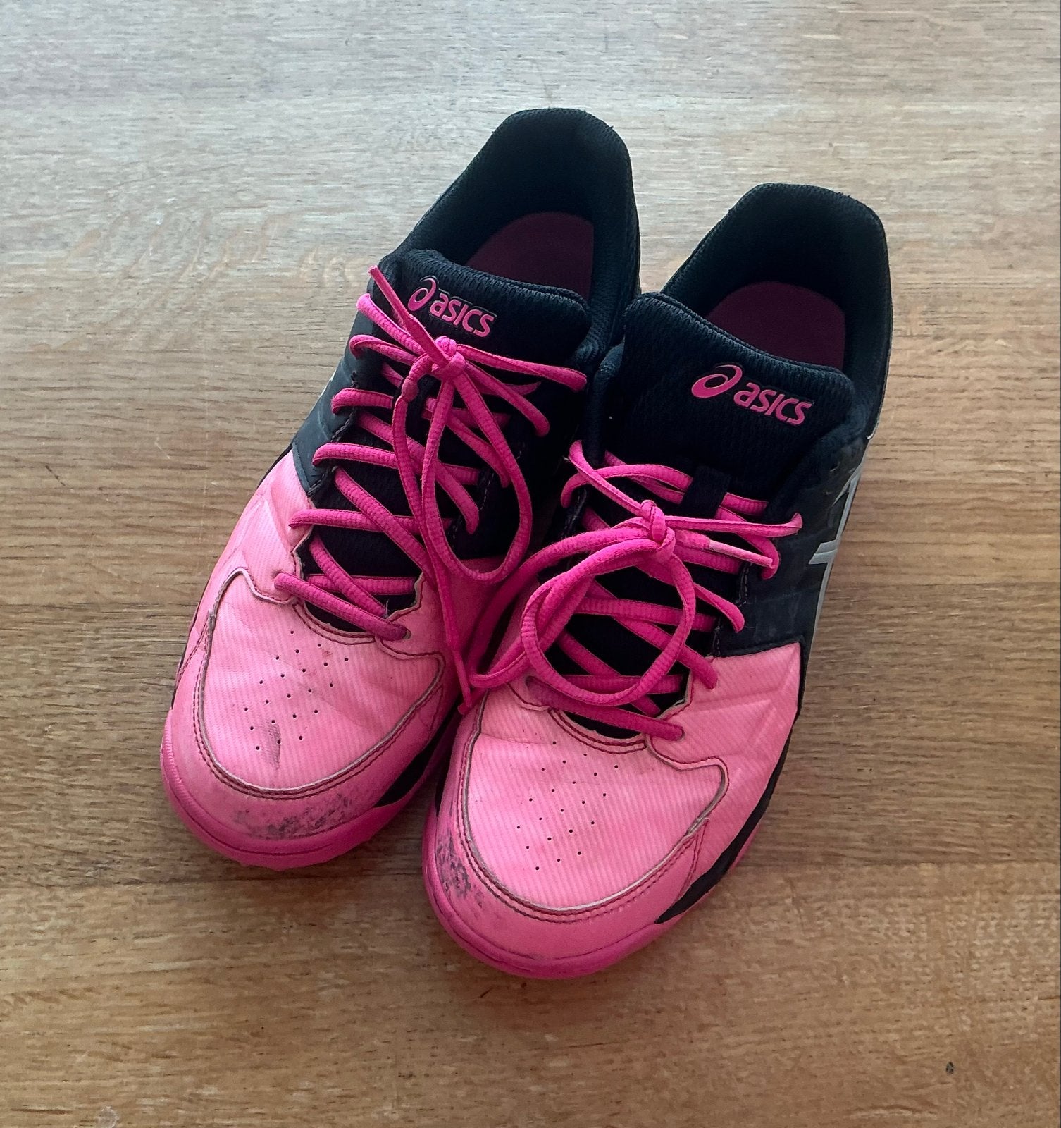 Asics hockey buitenschoenen roze-  Maat 42, Sport en Fitness, Hockey, Ophalen of Verzenden, Zo goed als nieuw, Schoenen
