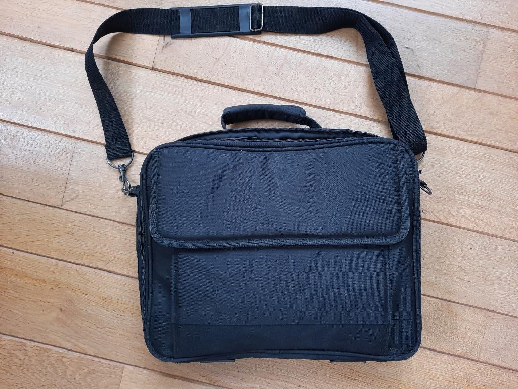 Laptoptas zwart, Computers en Software, Laptoptassen, Ophalen of Verzenden, 17 inch of meer, Zo goed als nieuw