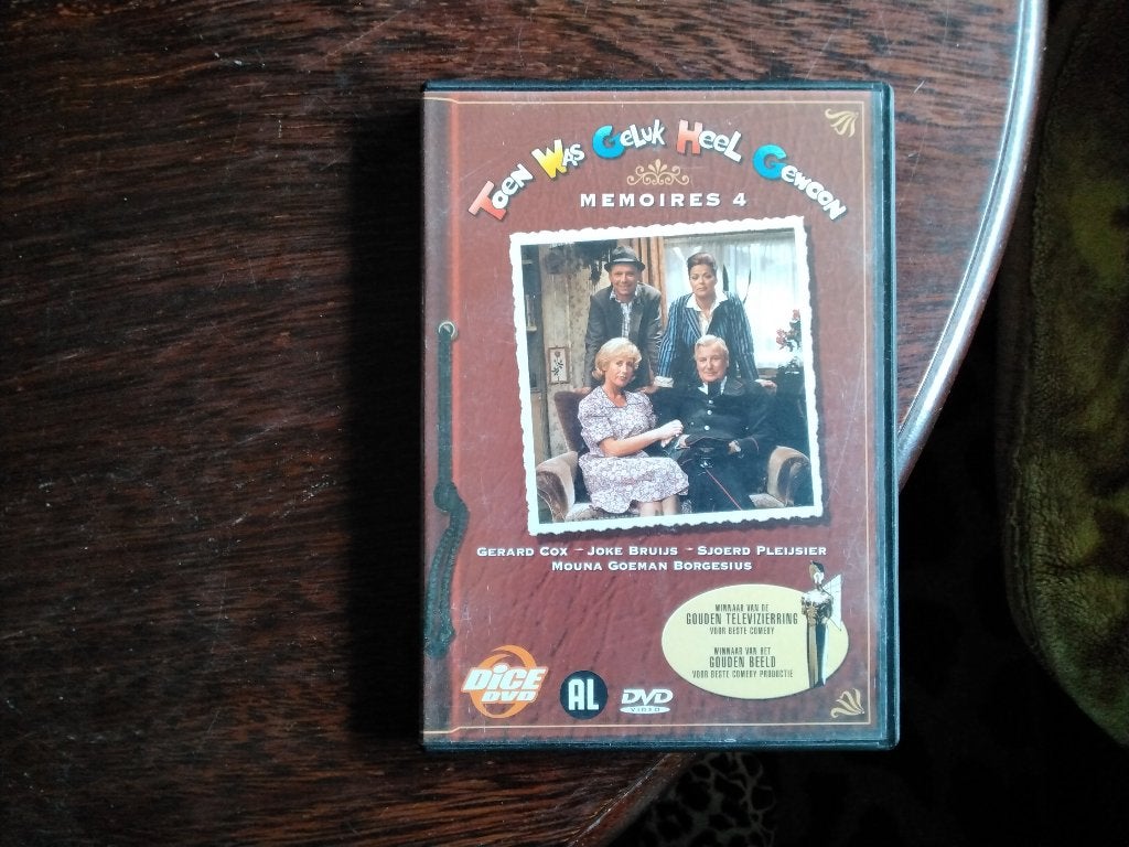 Toen was geluk heel gewoon memoires 4, origineel, Alle leeftijden, Ophalen of Verzenden, Zo goed als nieuw, Komedie