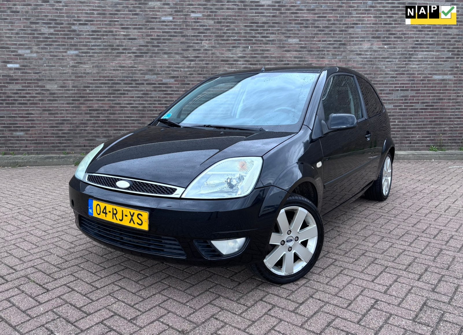 Ford Fiësta 1.3 8V 3DR 2005 NAP KM LM Velgen APK t/m 01-2027, Auto's, Ford, 1299 cc, 40 €/maand, 4 cilinders, Zwart