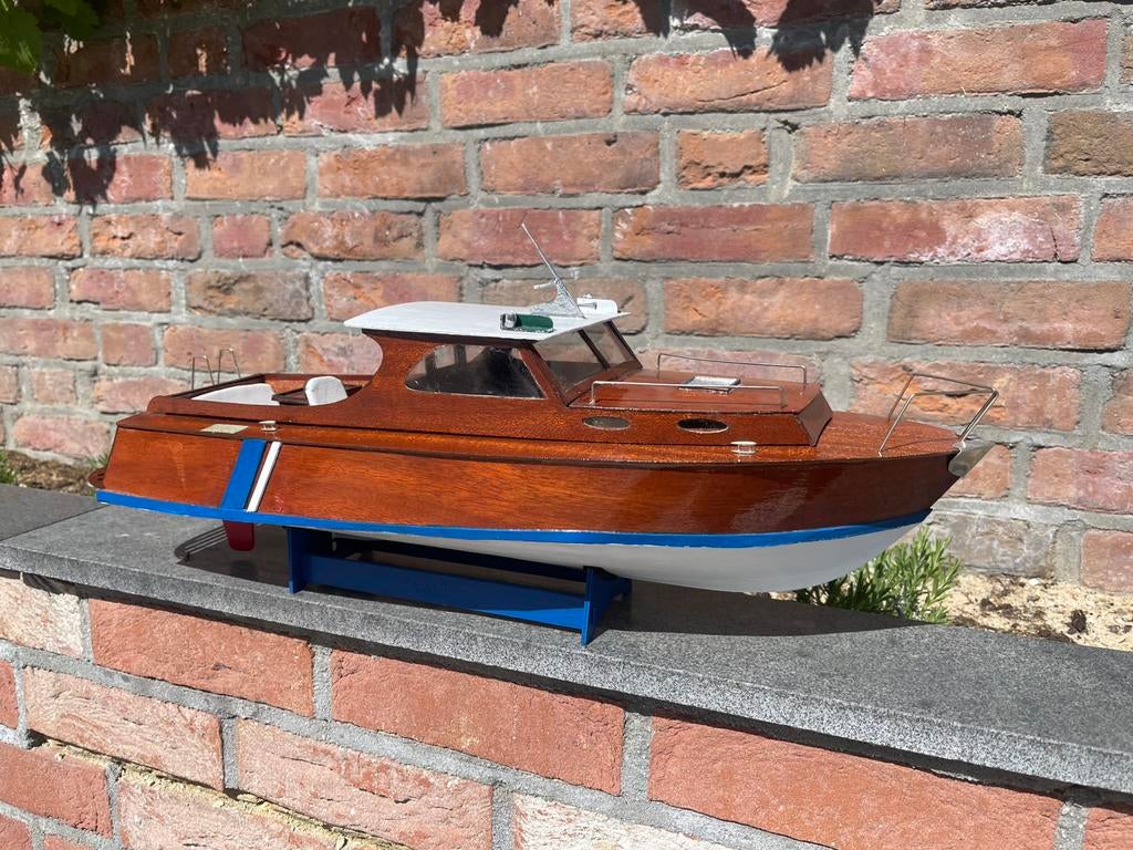 RC boot Aeronaut Diva, Ophalen of Verzenden, Zo goed als nieuw, 1:32 tot 1:50