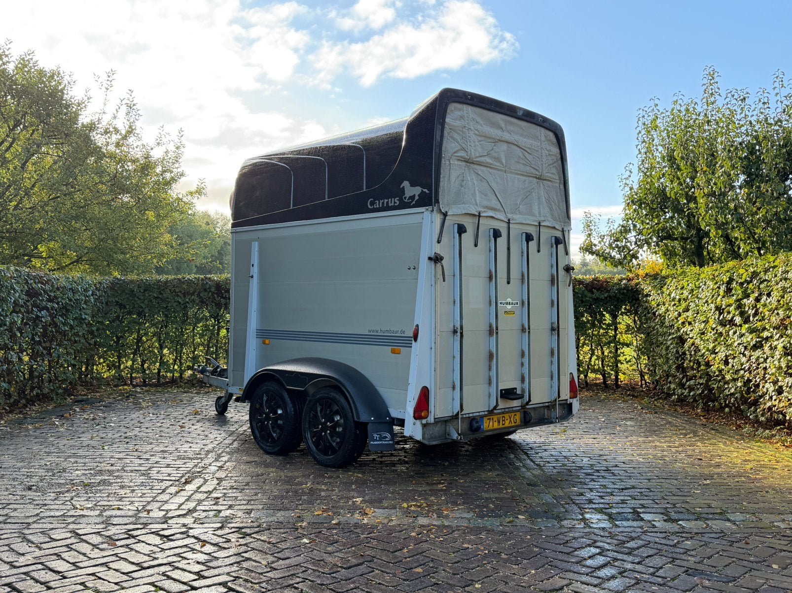 Nette vol aluminium 2 paards humbaur met Zadelkamer, Ophalen, Aluminium, Zo goed als nieuw, 2-paards trailer