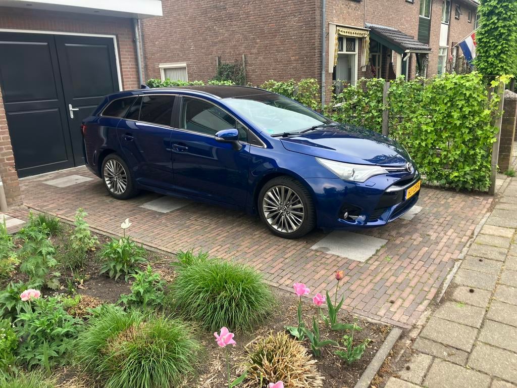 Toyota Avensis Touring sports1.8 Vvt-i Wagon 2015 Blauw, Auto's, Toyota, Voorwielaandrijving, Avensis, 4 cilinders, Blauw