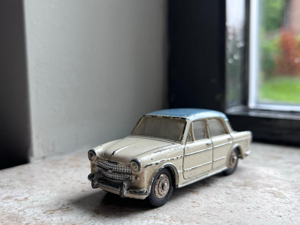 Dinky Toys Fiat 1200 Grande Vue - 1:43, Ophalen of Verzenden, Gebruikt