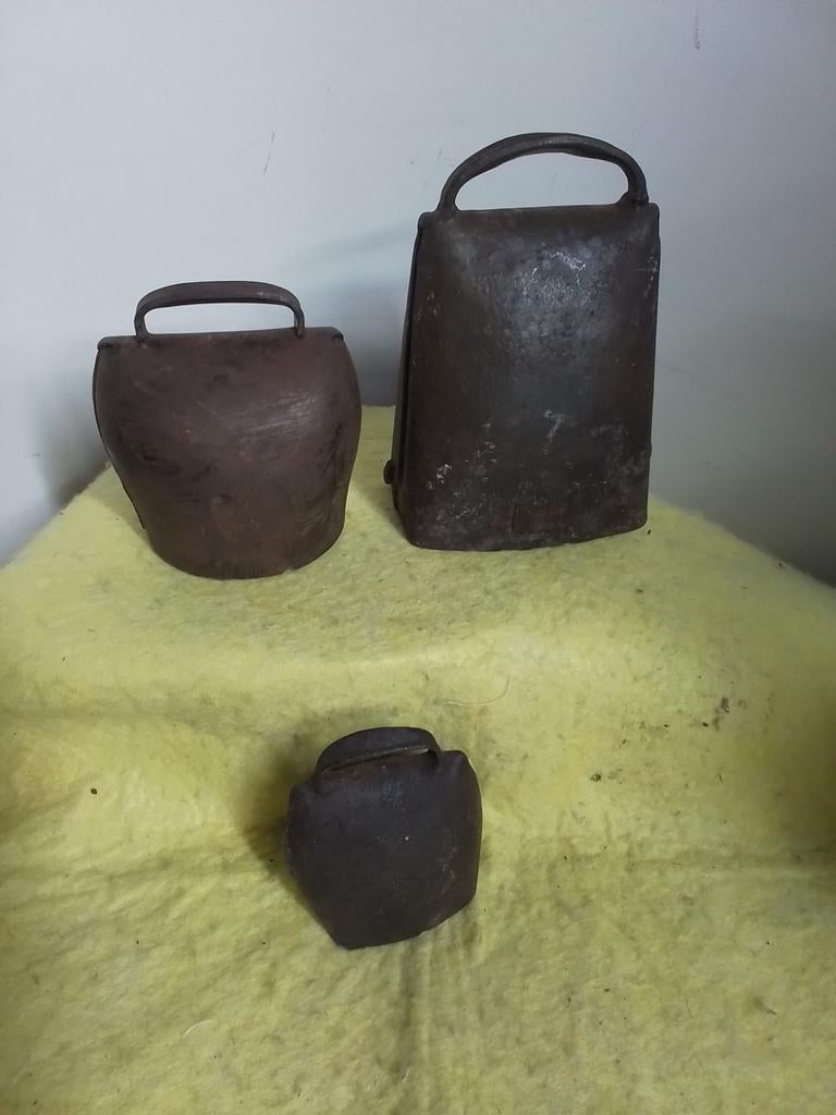 10199) 3 antieke mooie koebellen  hoogste  13,5 cm, Ophalen of Verzenden