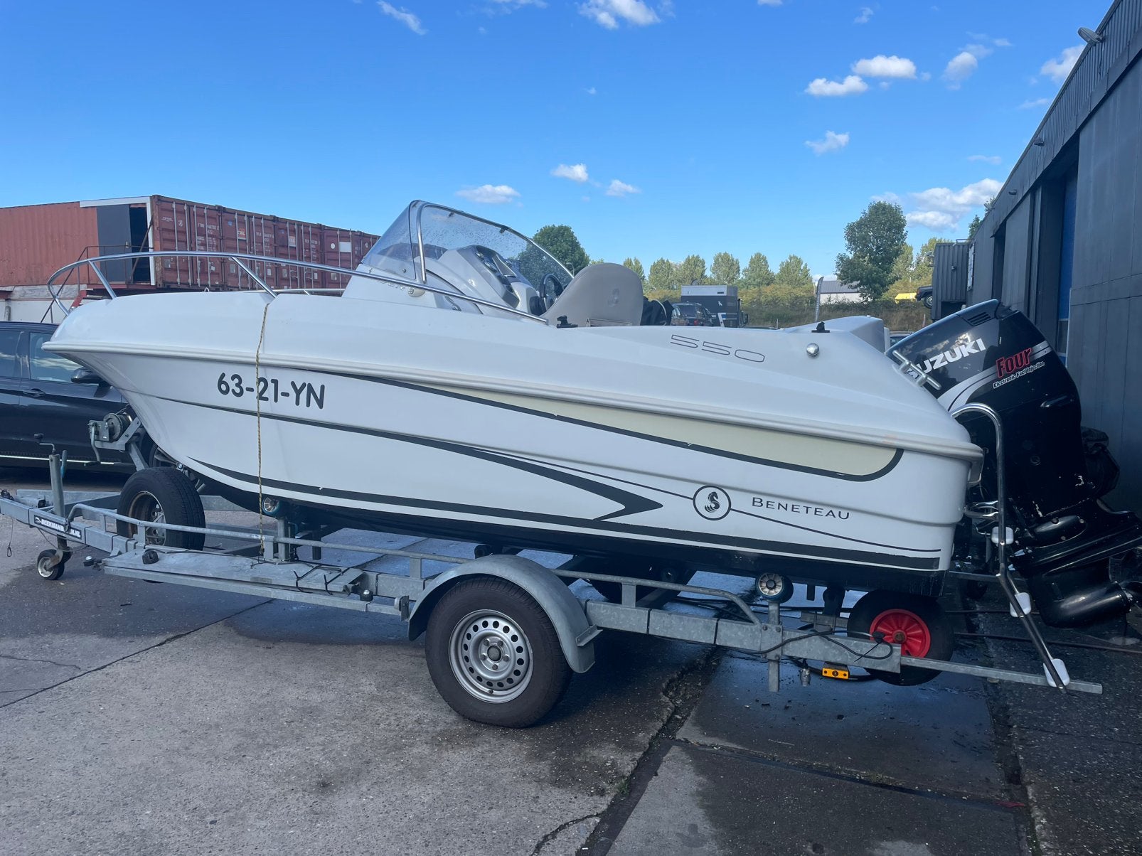 Foto 3 van Mooie Beneteau Flyer 550 Sundeck + 90 pk 4 takt injectie