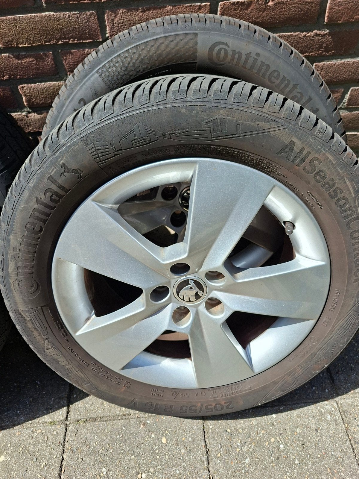 4 originele skoda kamiq velgen met all season banden.., Auto-onderdelen, Banden en Velgen, 16 inch, All Season, Band(en), 205 mm
