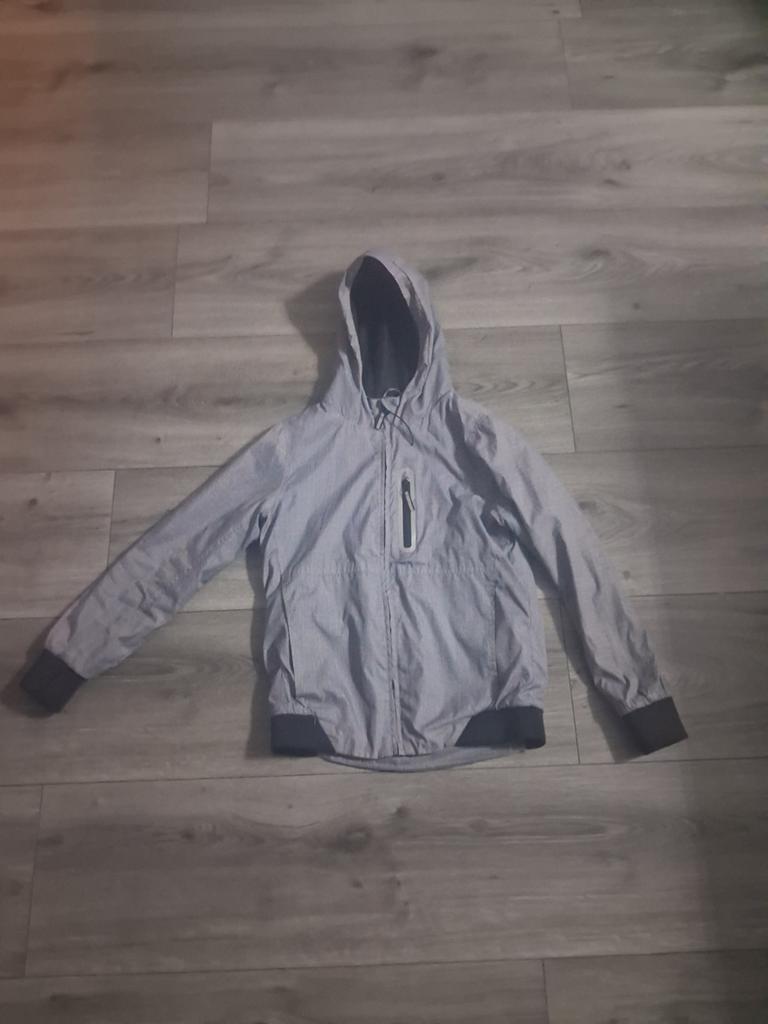 Zo goed als nieuwe jas van Primark, maat 165, Kinderen en Baby's, Ophalen of Verzenden, Zo goed als nieuw, Primark, Jongen of Meisje