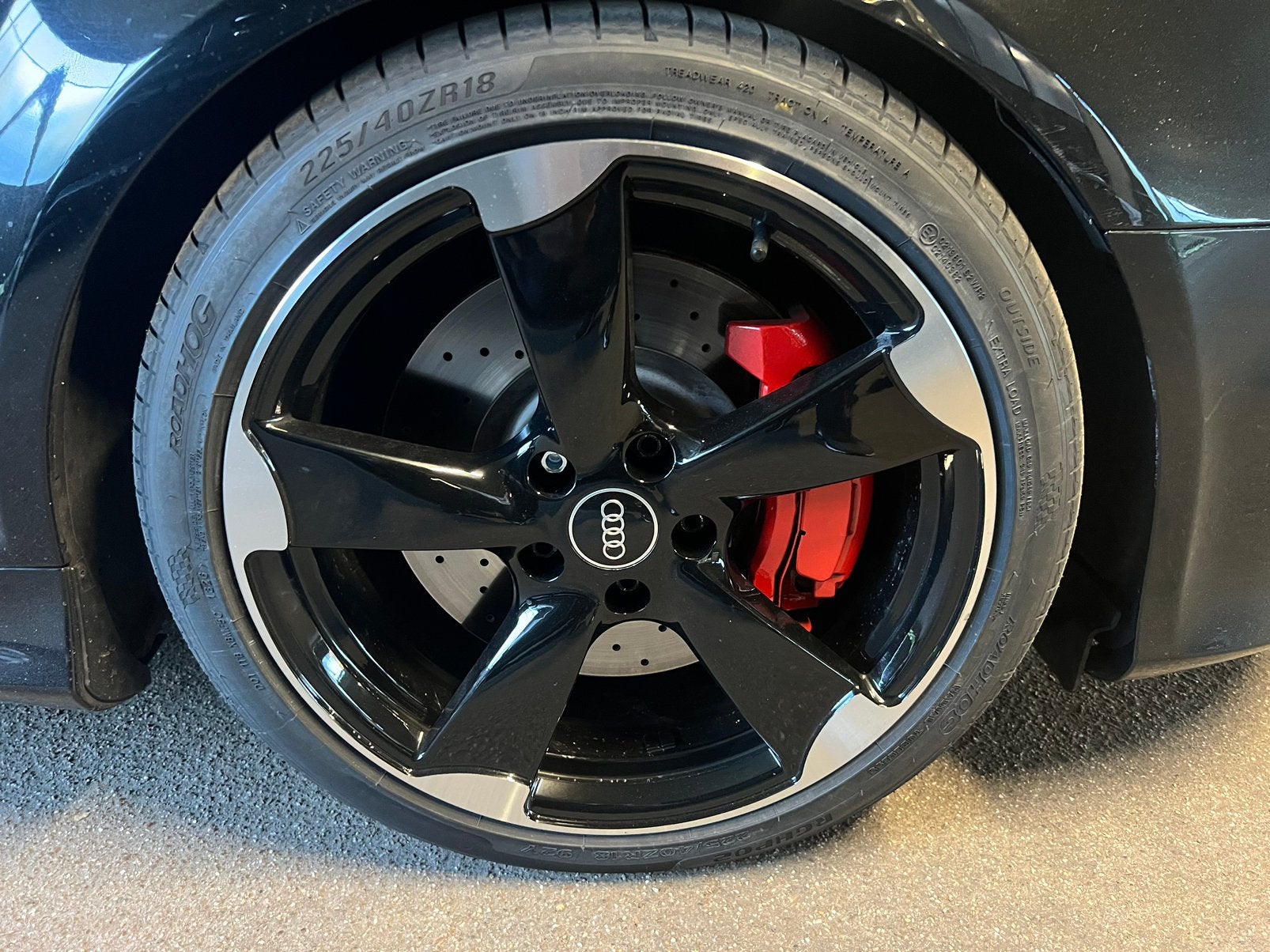 18inch Audi rotor velgen hoogglans zwart gepolijst met bande, 18 inch, Velg(en), Nieuw, Ophalen of Verzenden