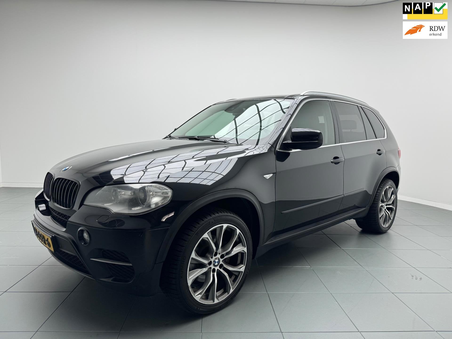 BMW X5 XDrive30d Highline MOTOR SCHADE EXPORTPRIJS, Euro 5, X5, 2993 cc, 241 €/maand