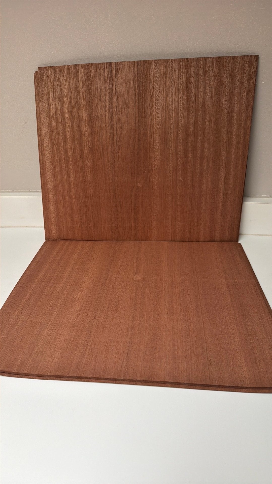Mahonie hout fineer 35x40cm €1 per vel, Ophalen of Verzenden, Nieuw, Kunst en Creatief