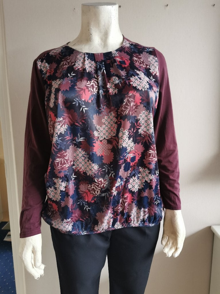 287 .. shirt van gerry weber maat 48, Kleding | Dames, Grote Maten, Ophalen of Verzenden, Gedragen, Overige kleuren, Shirt of Top