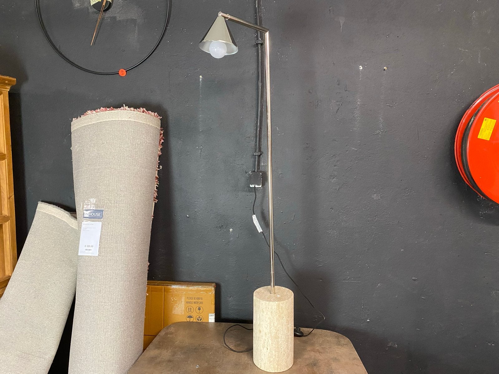 Staande lamp met travertin voet en verstelbare chroom kop, Ophalen, Nieuw, Metaal, 150 tot 200 cm