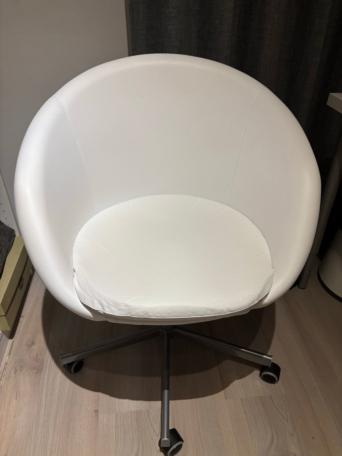 Ikea Witte draaibare bureaustoel met wielen, Huis en Inrichting, Stoelen, Ophalen, Kunststof, Gebruikt, Wit