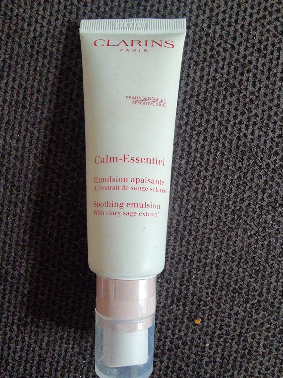 Clarins Calm-Essentiel kalmerende emulsie 50 ml Nieuw, Verzenden, Nieuw, Gehele gezicht