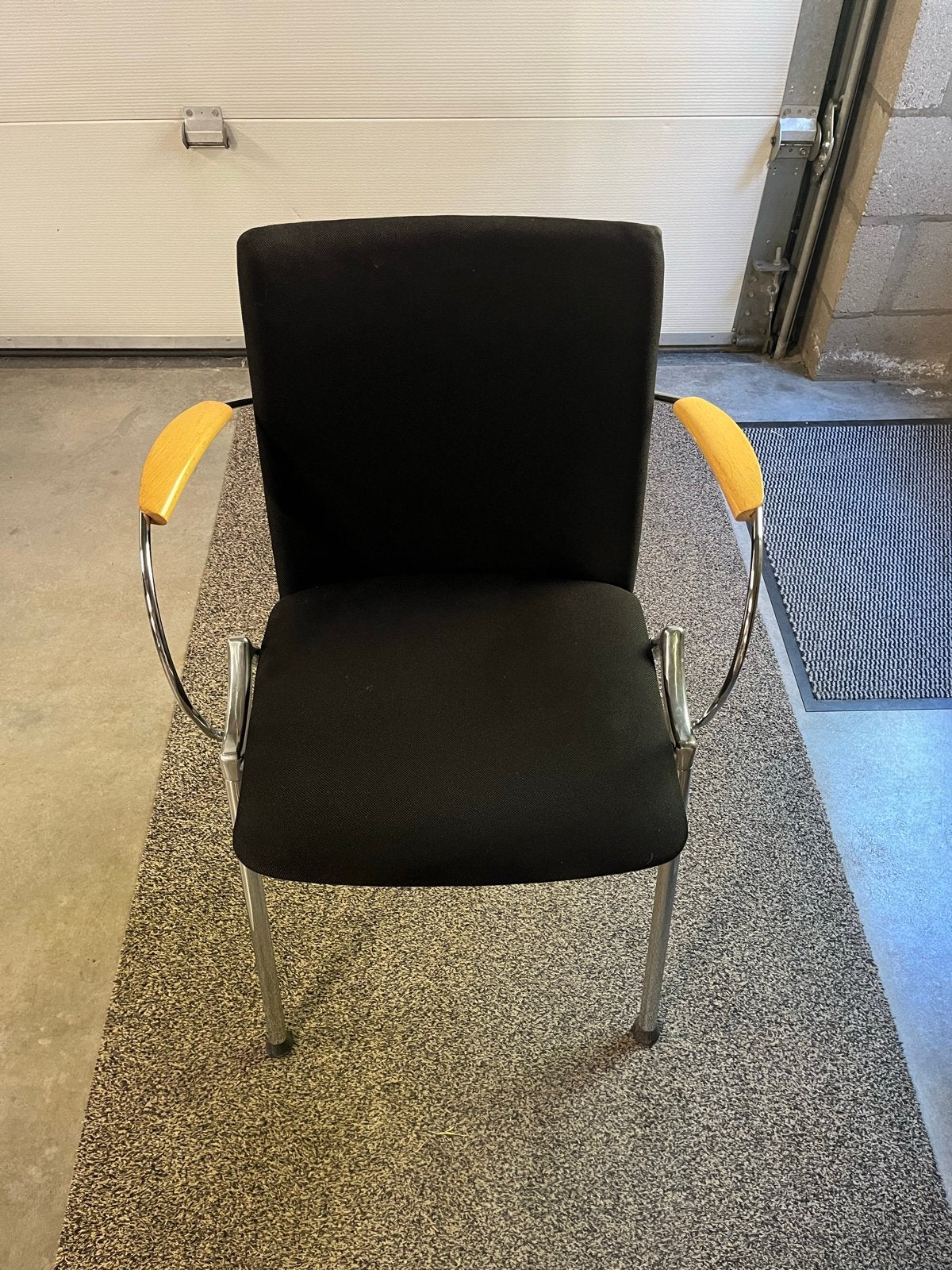 6x Comfortabele zwarte stoel met chromen frame, Ophalen, Gebruikt, Zwart, Eén