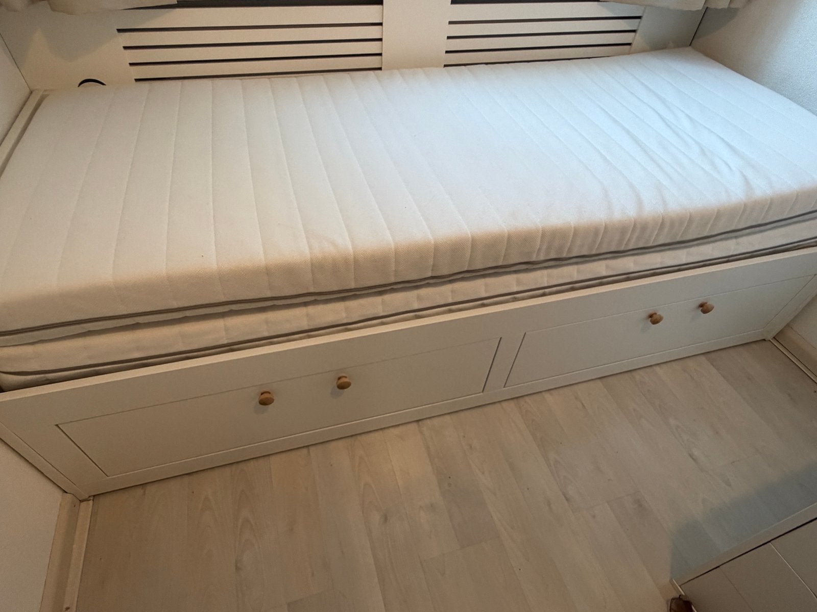Uitschuifbed van Ikea incl. lattenbodem en 2 matrassen, Huis en Inrichting, Slaapkamer | Bedden, Ophalen, Gebruikt, Eenpersoons