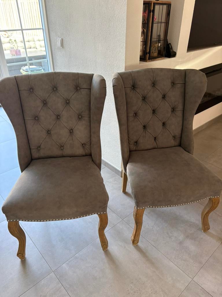 Eettafelstoelen en bank, Huis en Inrichting, Stoelen, Ophalen, Zo goed als nieuw, Grijs, Twee