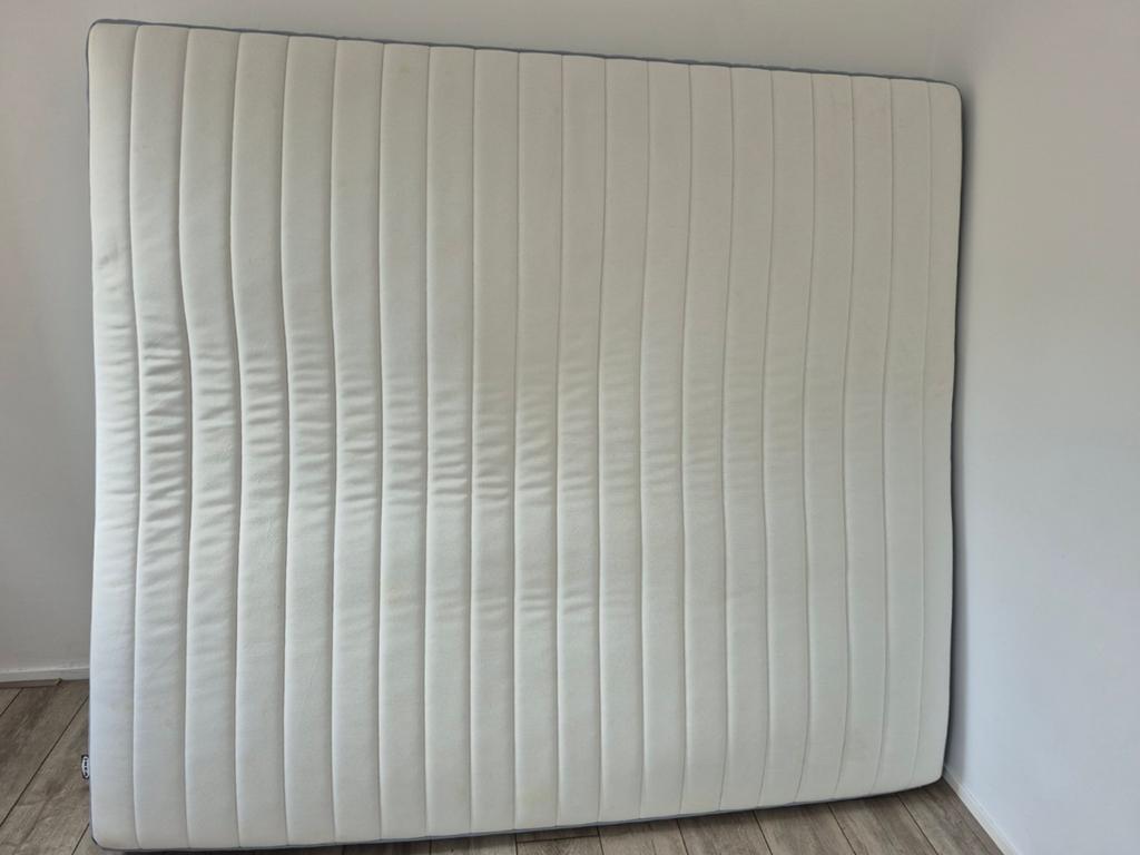 Ikea Valevag matras-Comfortabel matras - 180x200 cm, Huis en Inrichting, Slaapkamer | Matrassen en Bedbodems, Gebruikt, Tweepersoons