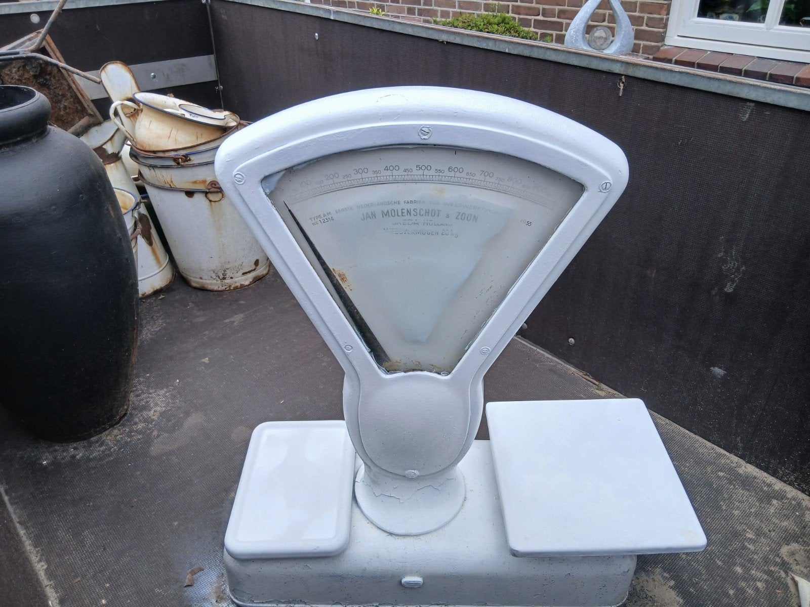Werkende vintage markt weegschaal kleur wit, Witgoed en Apparatuur, Weegschalen, Ophalen, 500 gram of grover, Personenweegschaal
