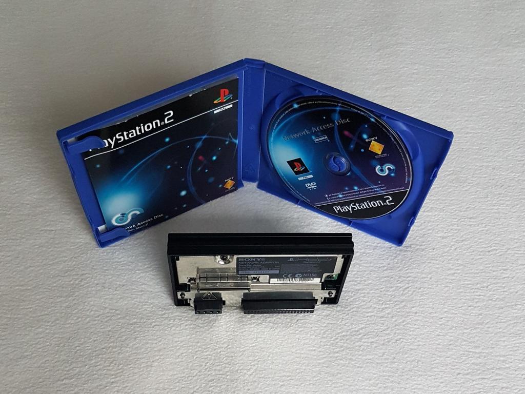 Sony Network Adapter en Access Disc (PS2), Verzenden, Zo goed als nieuw, Met 1 controller