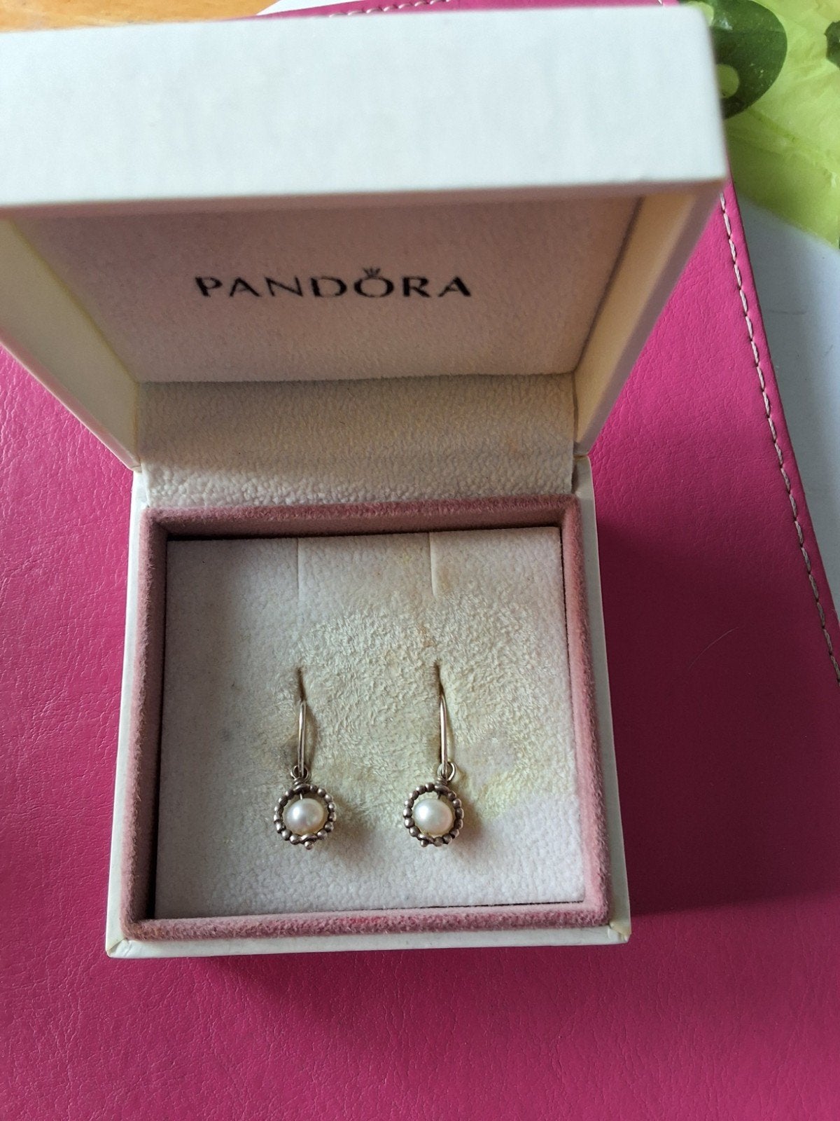 Pandora Oorbellen met Parel - Zilveren Hangers, Hangers, Ophalen of Verzenden, Zo goed als nieuw, Met edelsteen