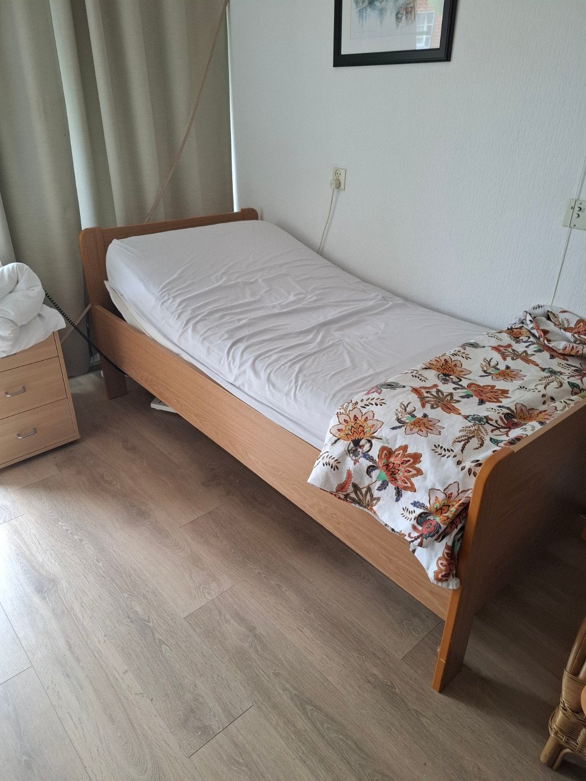 90 x 200 bed, electrisch verstelbaar, Ophalen, 90 cm, Eenpersoons, Bruin