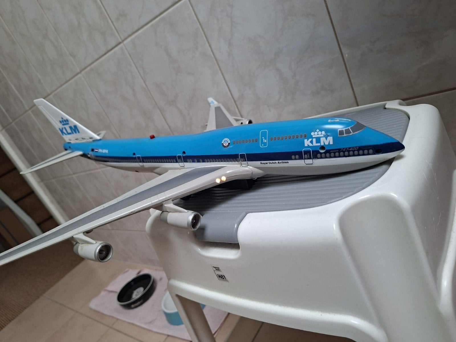 Groot KLM Vliegtuig Model - Boeing 747, Overige merken, Ophalen of Verzenden, Zo goed als nieuw, Groter dan 1:72