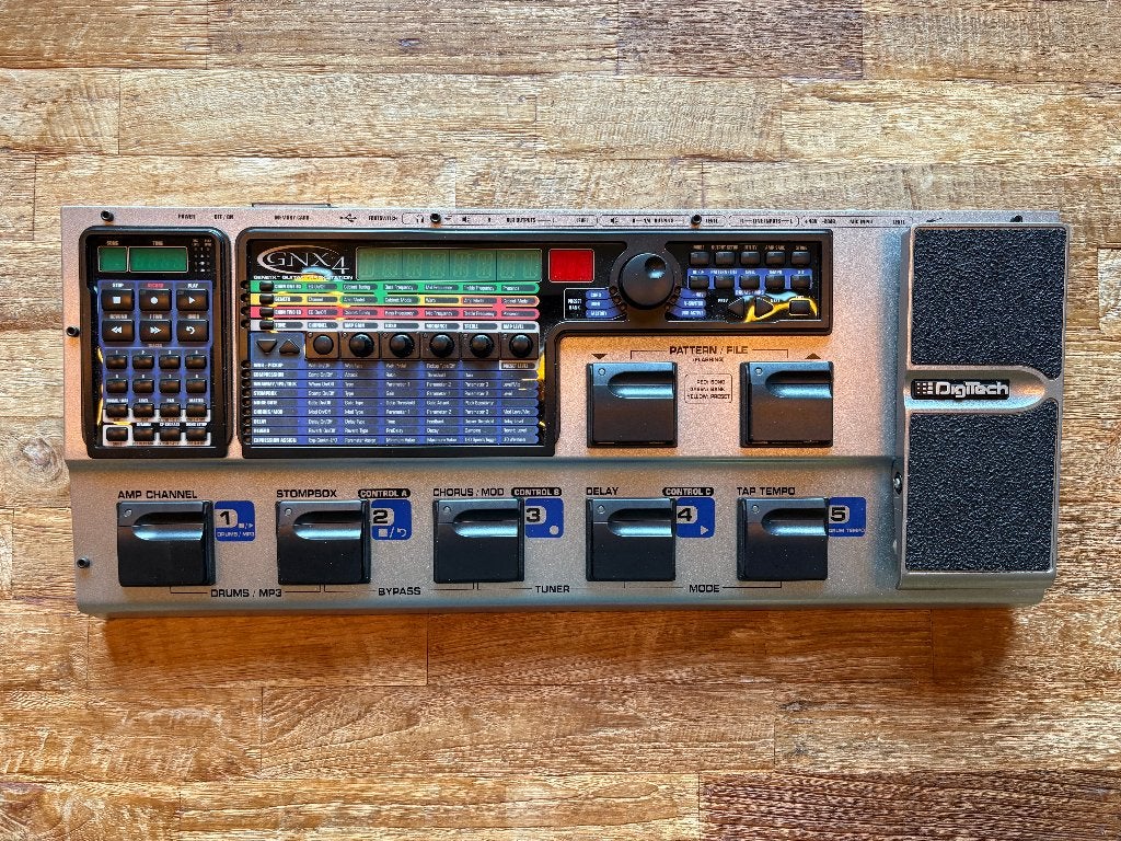 Te koop of te ruil: Multi-effect/modeling gitaarprocessor, Muziek en Instrumenten, Ophalen of Verzenden, Zo goed als nieuw, Multi-effect