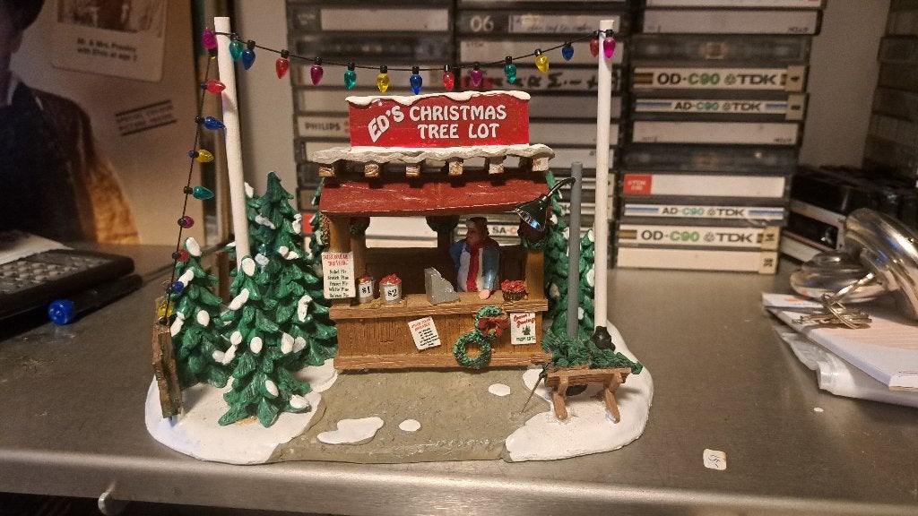 Lemax Ed's Christmastree lot (Z266-55), Ophalen of Verzenden, Zo goed als nieuw