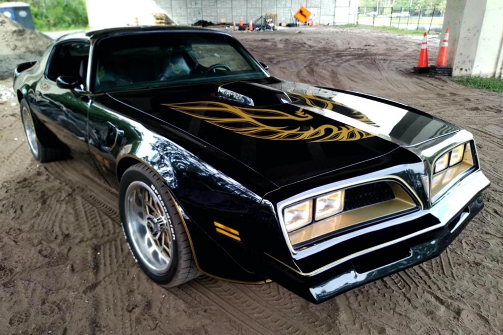 Gezocht : Pontiac Trans Am uit 1977 / 1978 zeer goede staat!, Auto's, Automaat, Overige carrosserieën, Chevrolet, Overige brandstoffen