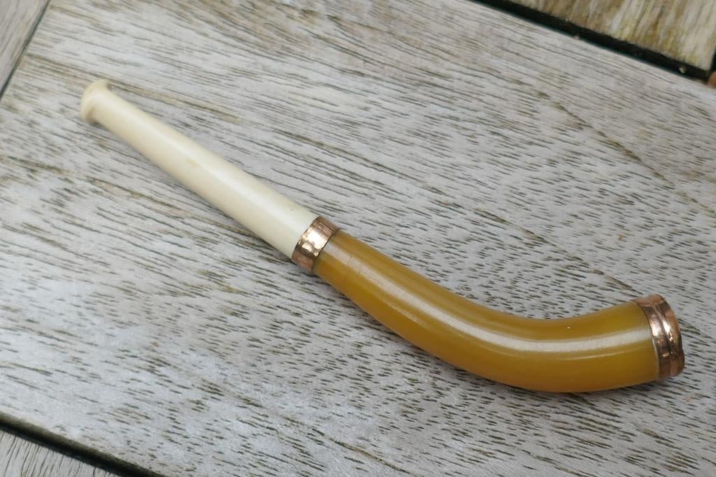 Vintage sigaretten pijpje -  bakeliet met goud, Verzamelen, Rookartikelen, Aanstekers en Luciferdoosjes, Verzenden, Zo goed als nieuw