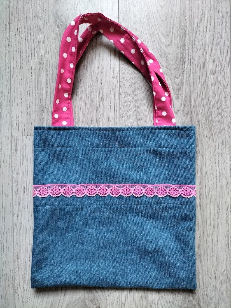 Spijkerstof tasje met roze kant polkadot 30x28 cm (kinderen), Meerkleurig, Tas, Handgemaakt, Ophalen of Verzenden